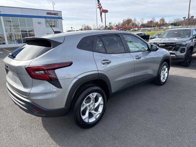 new 2025 Chevrolet Trax car, priced at $23,580