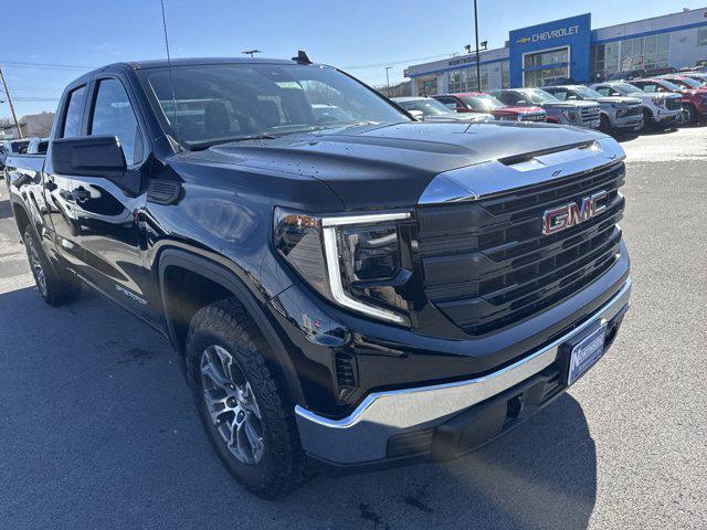 new 2025 GMC Sierra 1500 car, priced at $50,622