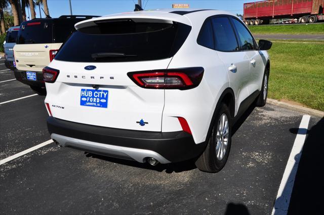 new 2025 Ford Escape car, priced at $29,990