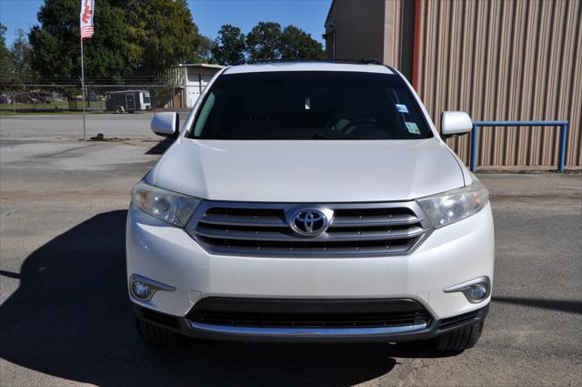 used 2013 Toyota Highlander car, priced at $13,995