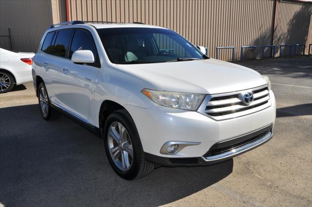 used 2013 Toyota Highlander car, priced at $13,995