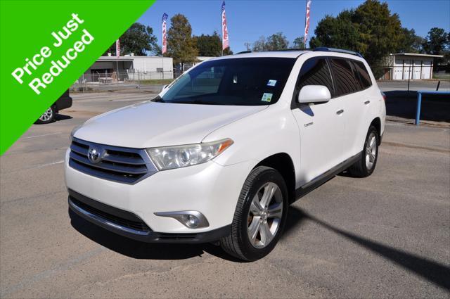 used 2013 Toyota Highlander car, priced at $13,995