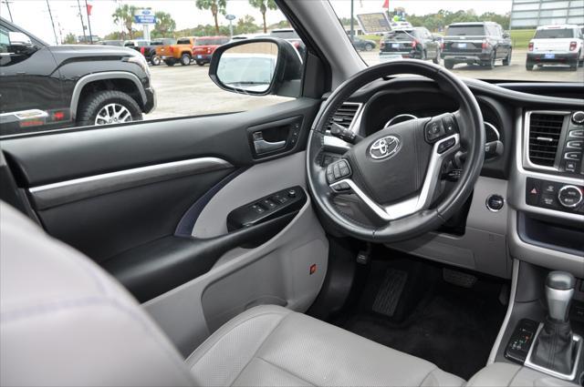 used 2018 Toyota Highlander car, priced at $28,995