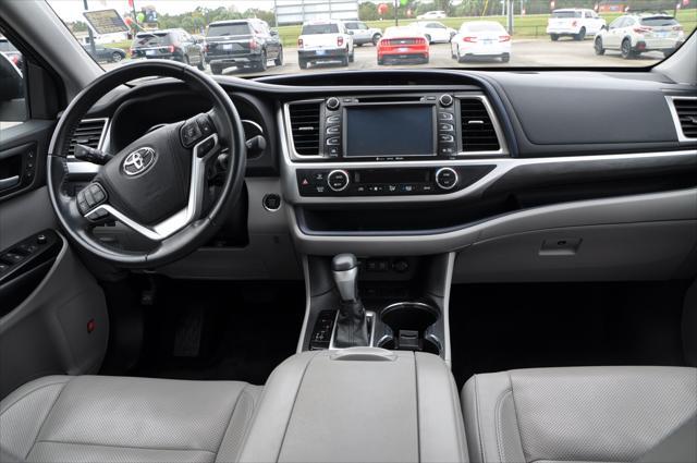 used 2018 Toyota Highlander car, priced at $28,995