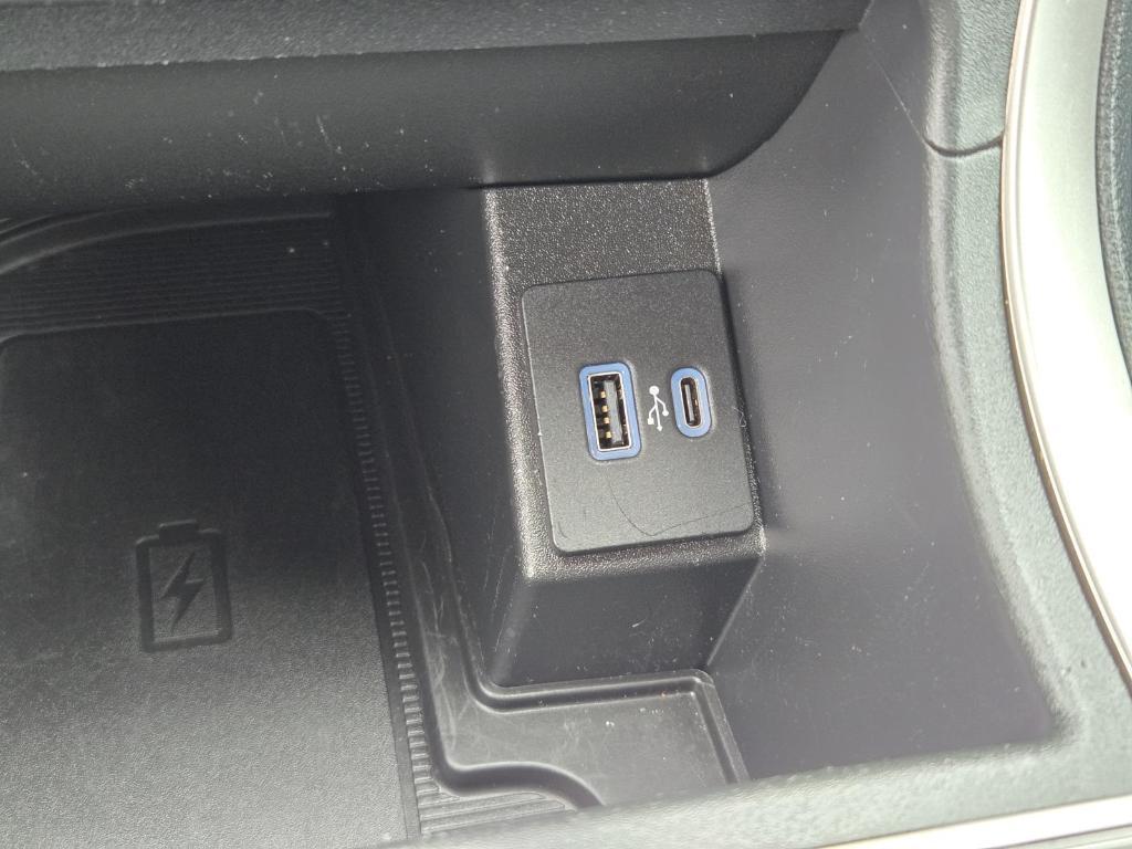 used 2024 Ford Edge car, priced at $27,500