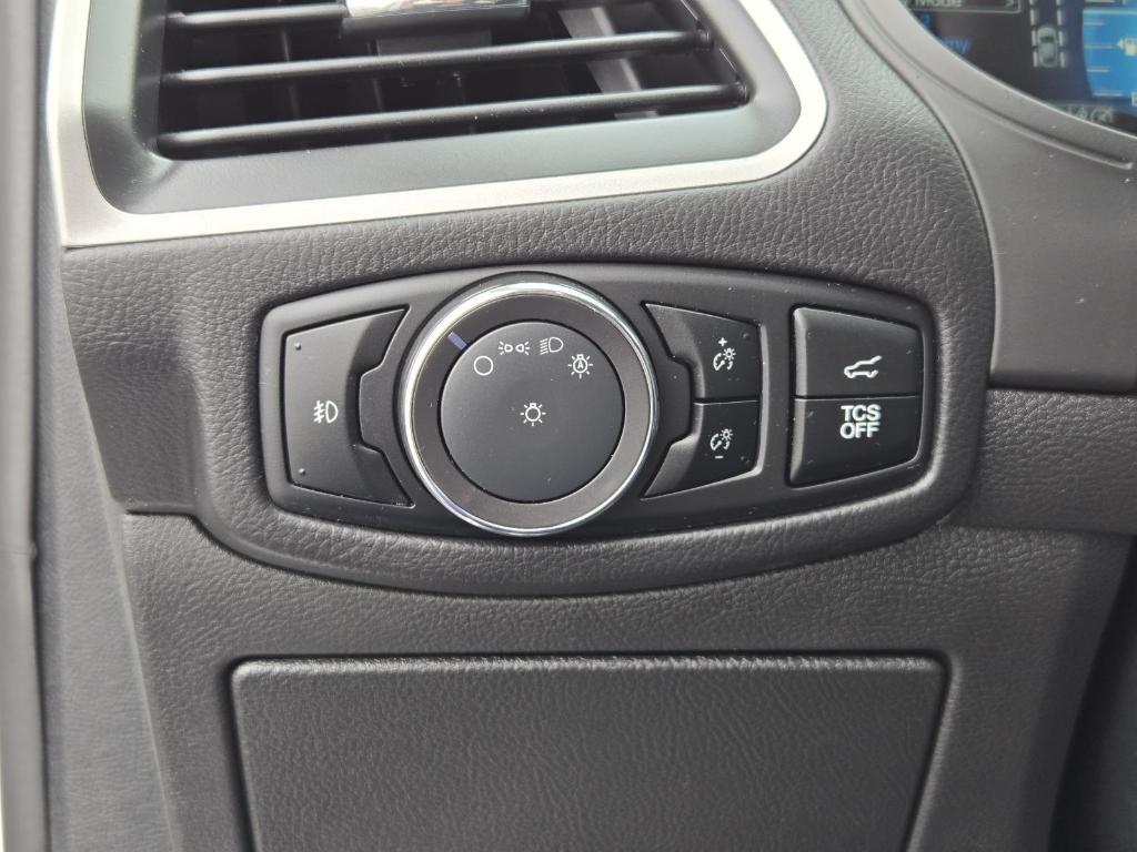used 2024 Ford Edge car, priced at $27,500