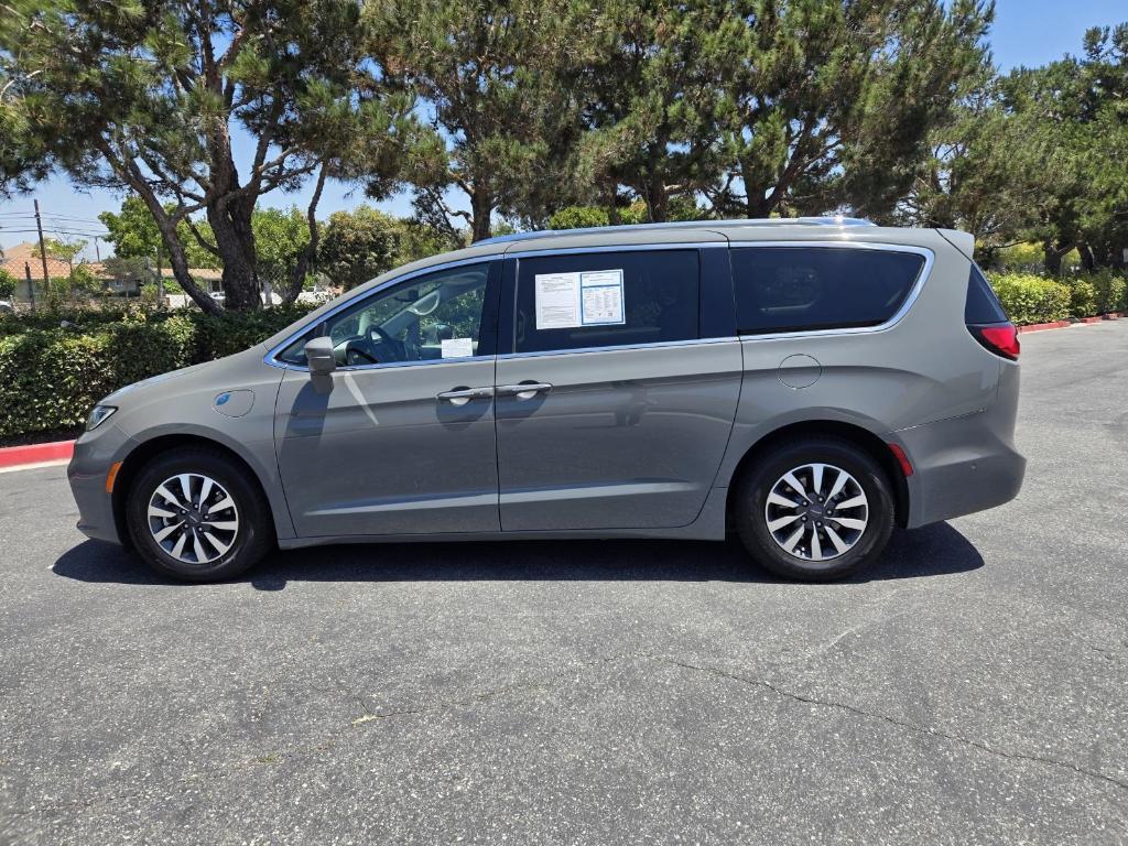 used 2021 Chrysler Pacifica Hybrid car, priced at $21,088