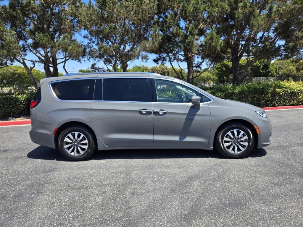 used 2021 Chrysler Pacifica Hybrid car, priced at $21,088