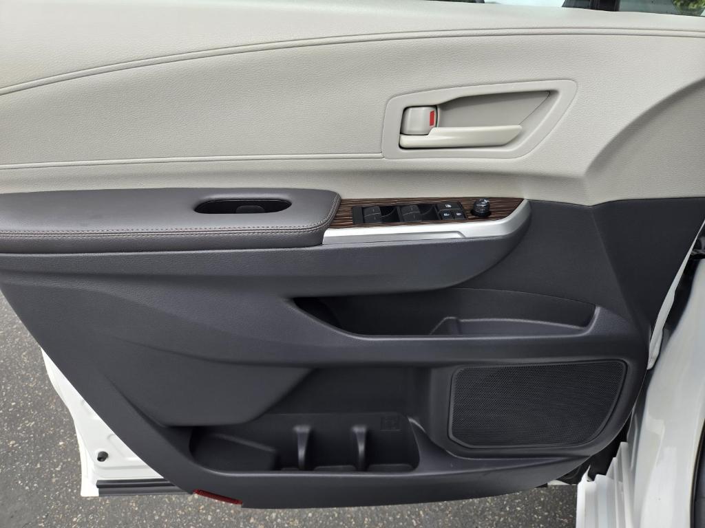 used 2023 Toyota Sienna car, priced at $36,470