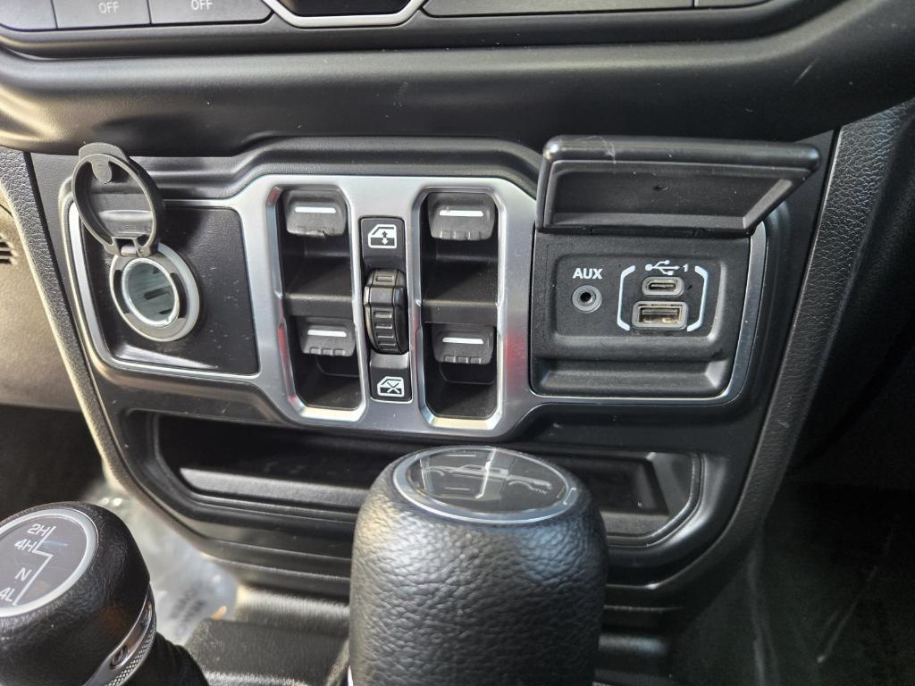 used 2023 Jeep Gladiator car, priced at $25,994