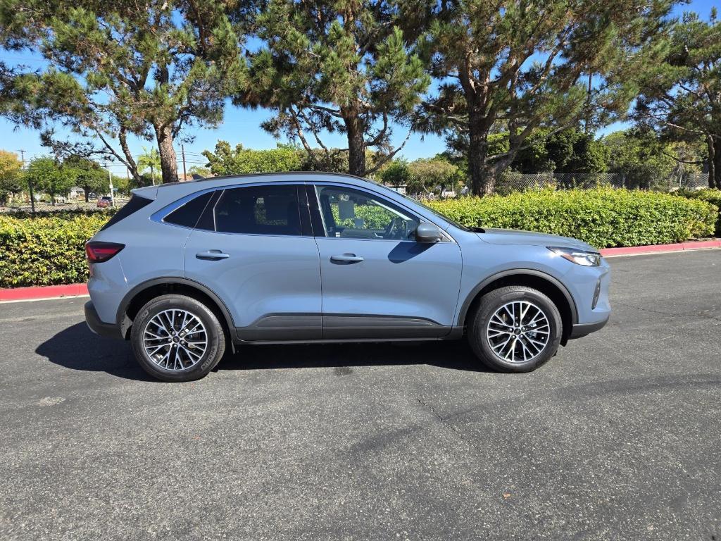 new 2025 Ford Escape car, priced at $31,895