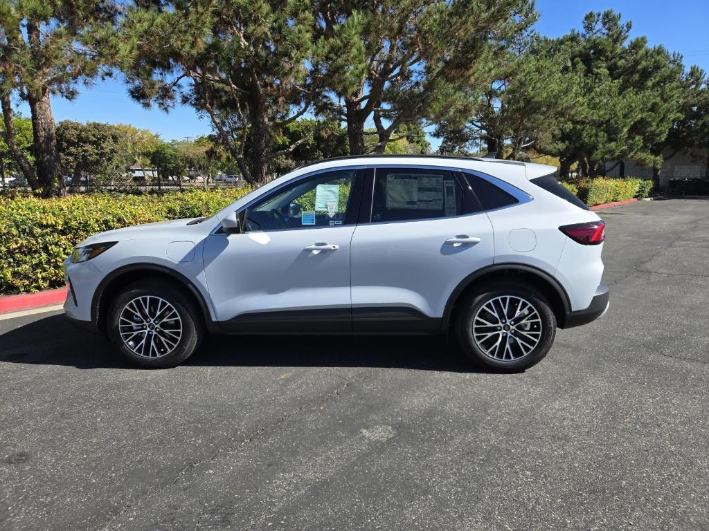 new 2025 Ford Escape car, priced at $32,095