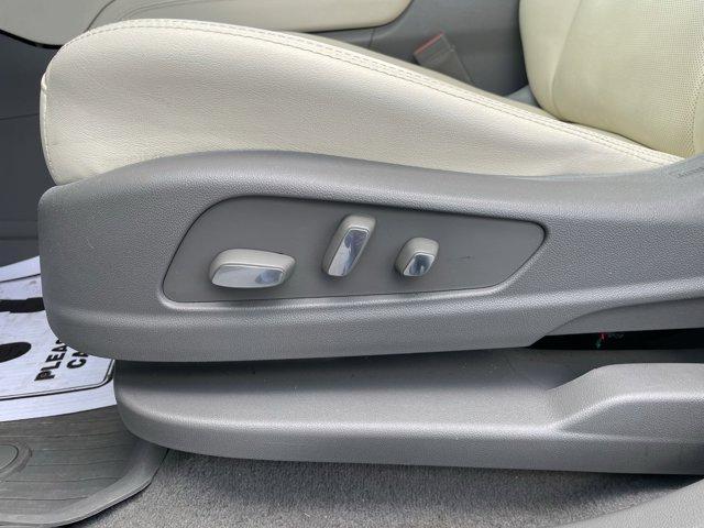 used 2021 Cadillac XT5 car, priced at $26,964