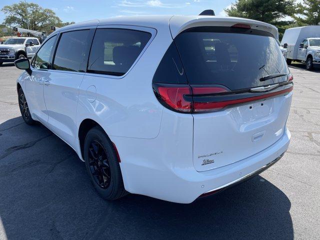 used 2024 Chrysler Pacifica car, priced at $33,984