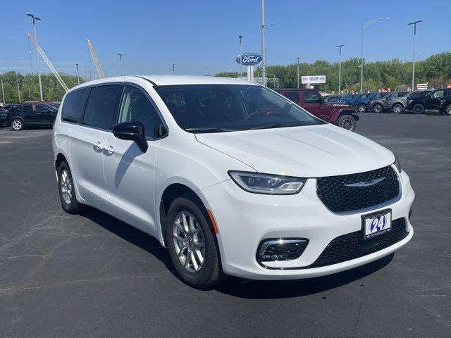 used 2024 Chrysler Pacifica car, priced at $37,888