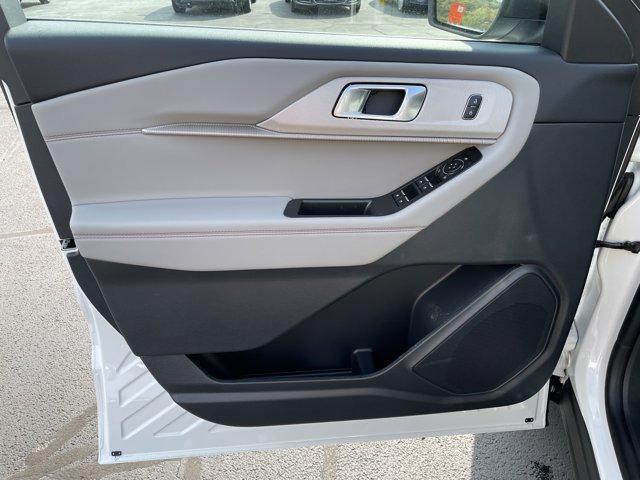 new 2025 Ford Explorer car, priced at $51,550