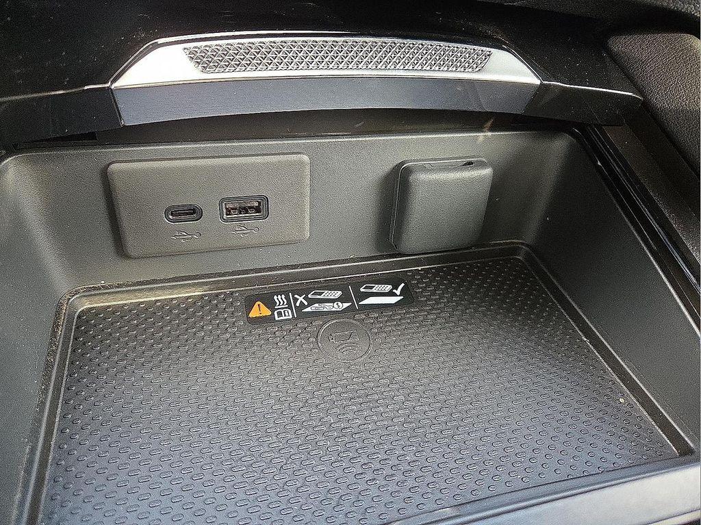 new 2025 Buick Envision car, priced at $40,595