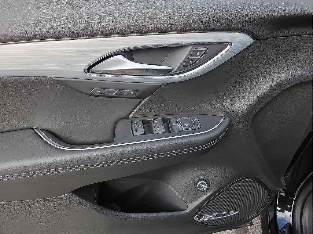 new 2025 Buick Envision car, priced at $40,595