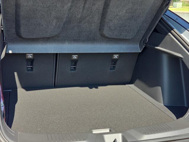 new 2025 Buick Envista car, priced at $24,125