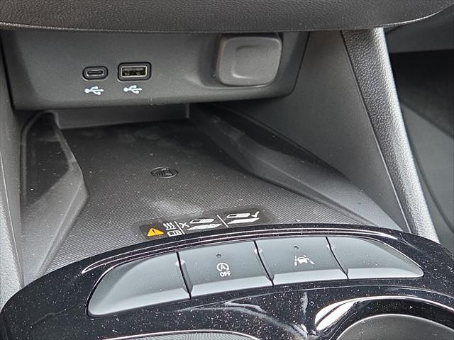 new 2025 Buick Envista car, priced at $25,425