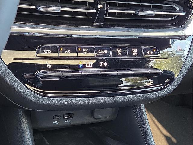 new 2025 Buick Envista car, priced at $30,021