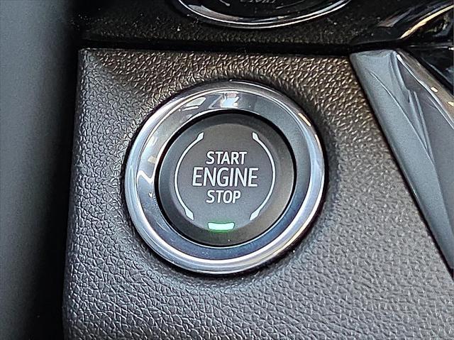 new 2025 Buick Envista car, priced at $30,021