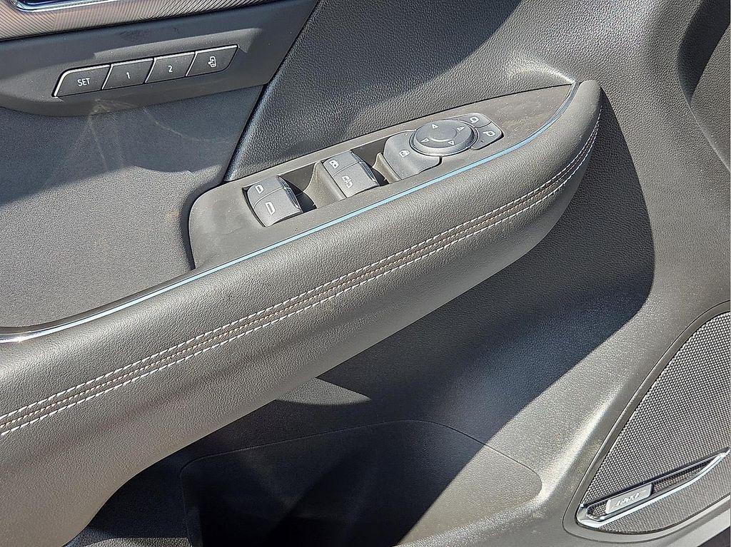 new 2025 Buick Envision car, priced at $36,490