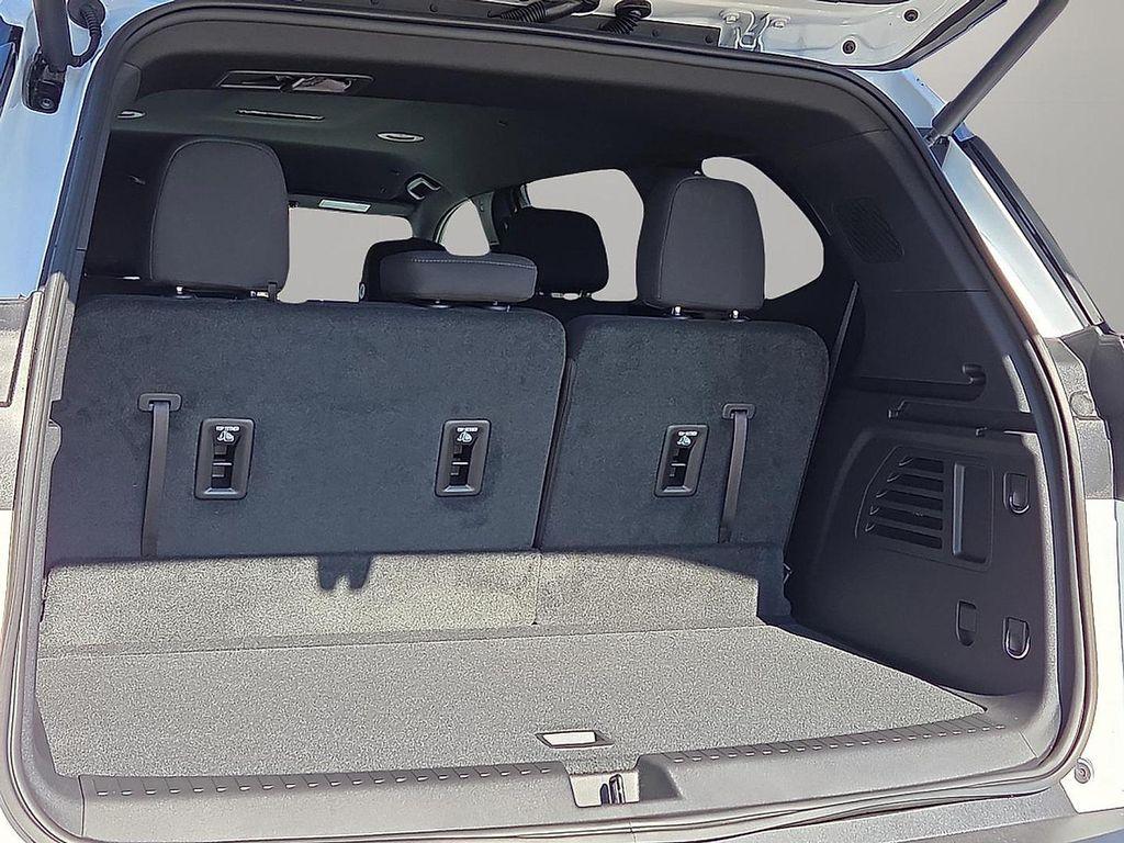 new 2026 GMC Acadia car, priced at $44,189