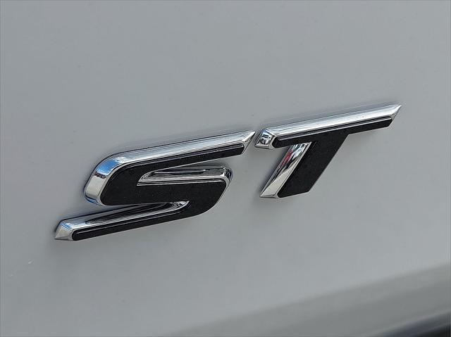 new 2025 Buick Envista car, priced at $27,933