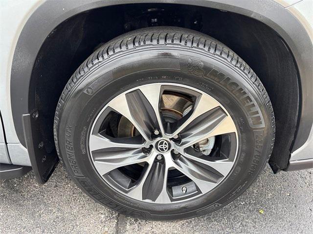 used 2022 Toyota Highlander car, priced at $34,990