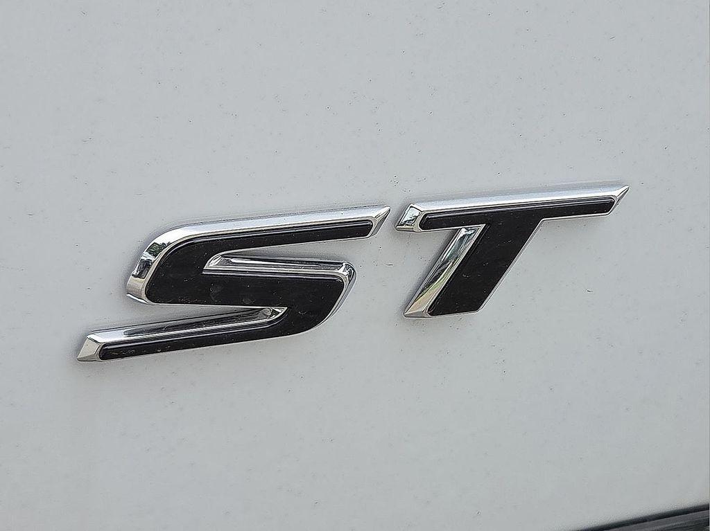 new 2025 Buick Envision car, priced at $34,490