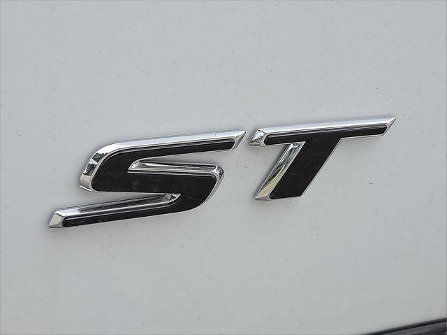 new 2025 Buick Envision car, priced at $39,715