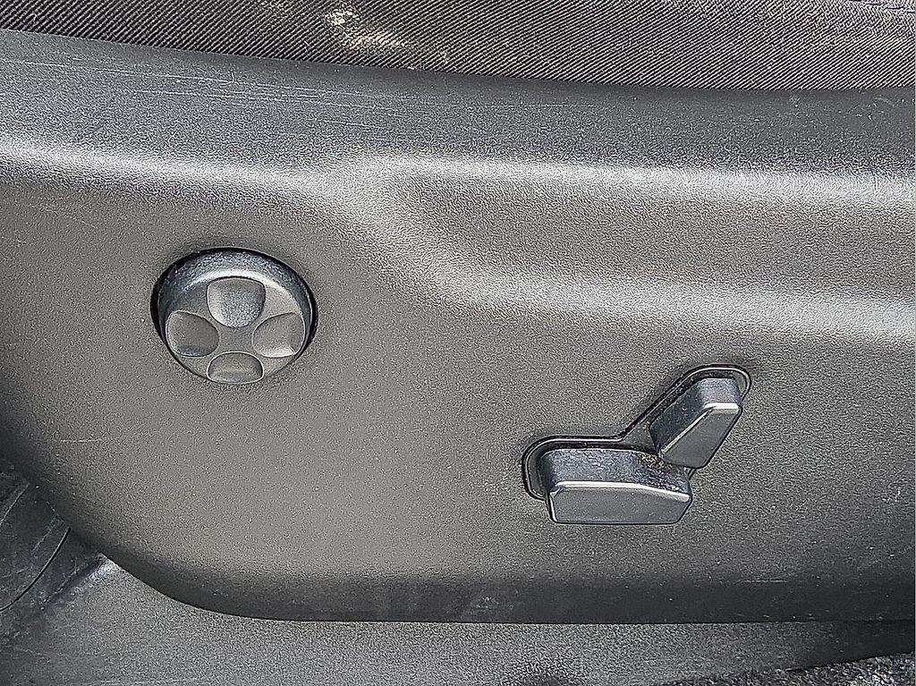 used 2019 Jeep Grand Cherokee car, priced at $16,244