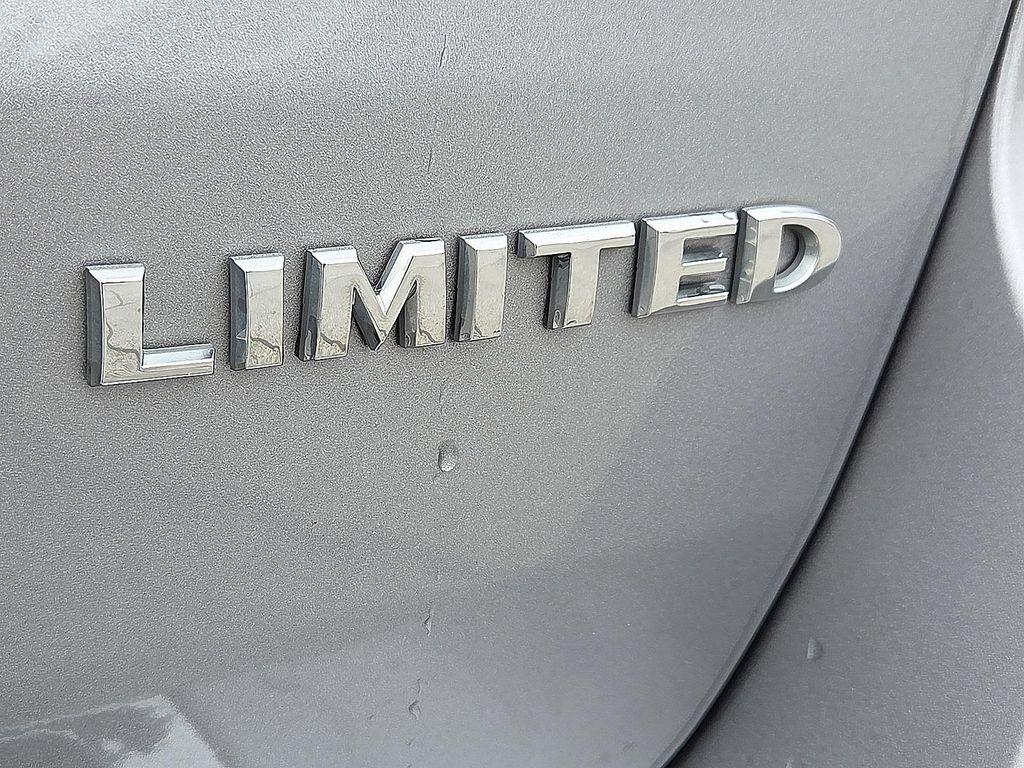 used 2019 Jeep Grand Cherokee car, priced at $16,244