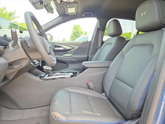 new 2025 Buick Envista car, priced at $25,215