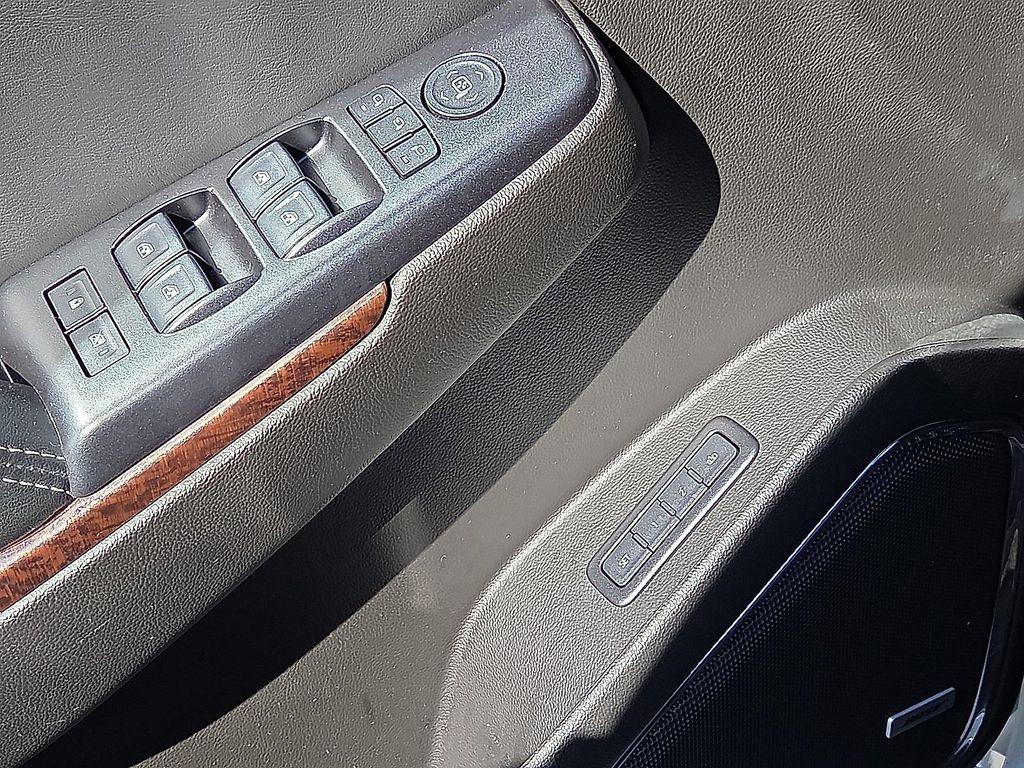 used 2018 GMC Yukon car, priced at $29,093