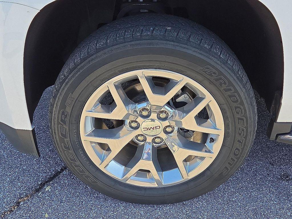 used 2018 GMC Yukon car, priced at $29,093