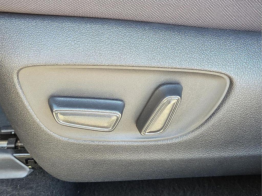 used 2022 Toyota Highlander car, priced at $29,775