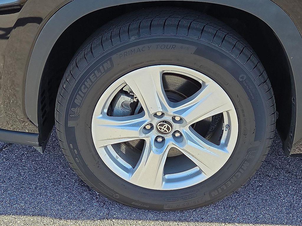 used 2022 Toyota Highlander car, priced at $29,775