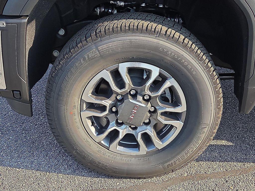 new 2025 GMC Sierra 2500 car, priced at $74,115
