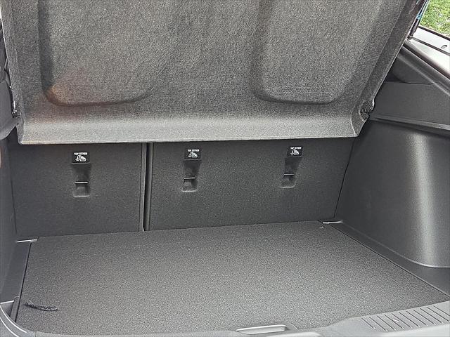 new 2025 Buick Envista car, priced at $24,125
