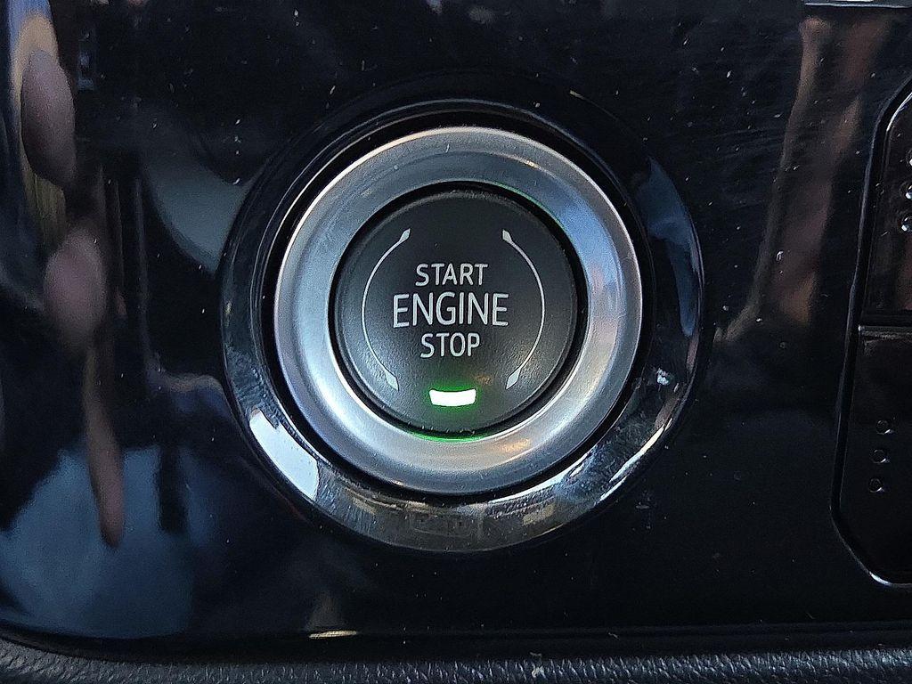 used 2024 Chevrolet Silverado 1500 car, priced at $43,990