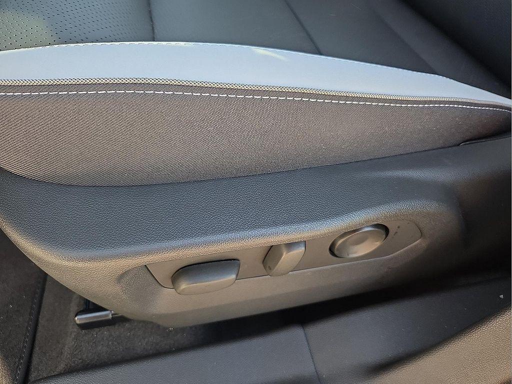 new 2025 Buick Envision car, priced at $37,335