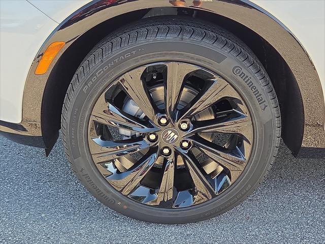 new 2025 Buick Envista car, priced at $24,720