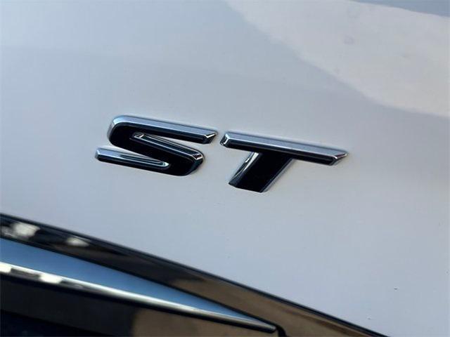 new 2025 Buick Envision car, priced at $39,970