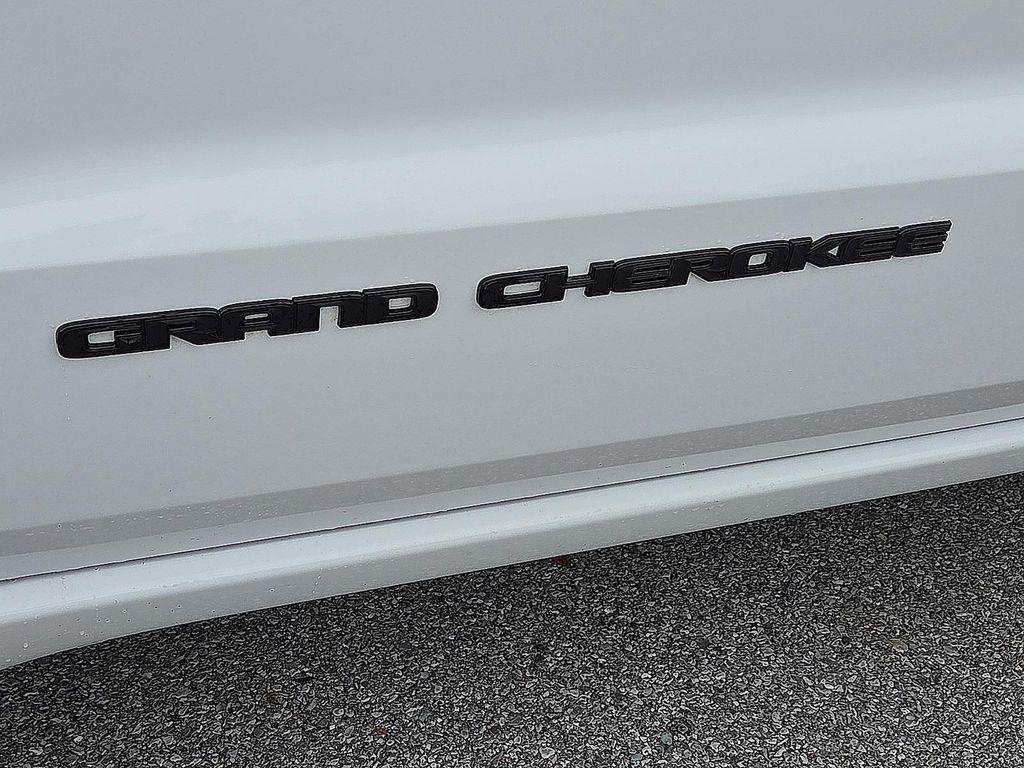 used 2018 Jeep Grand Cherokee car, priced at $14,677