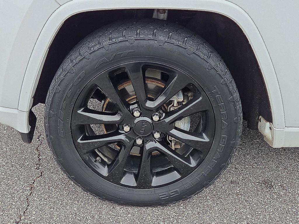 used 2018 Jeep Grand Cherokee car, priced at $14,677