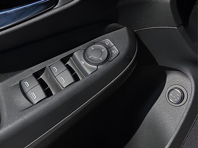 new 2025 Buick Envista car, priced at $30,021