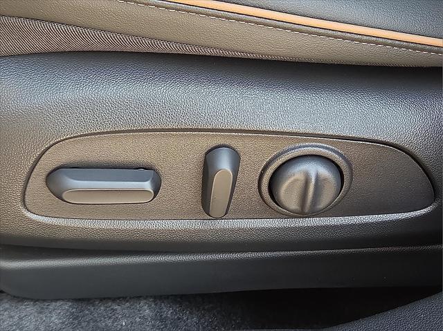 new 2025 Buick Envista car, priced at $30,021