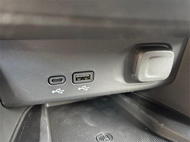 new 2025 Buick Envista car, priced at $29,126